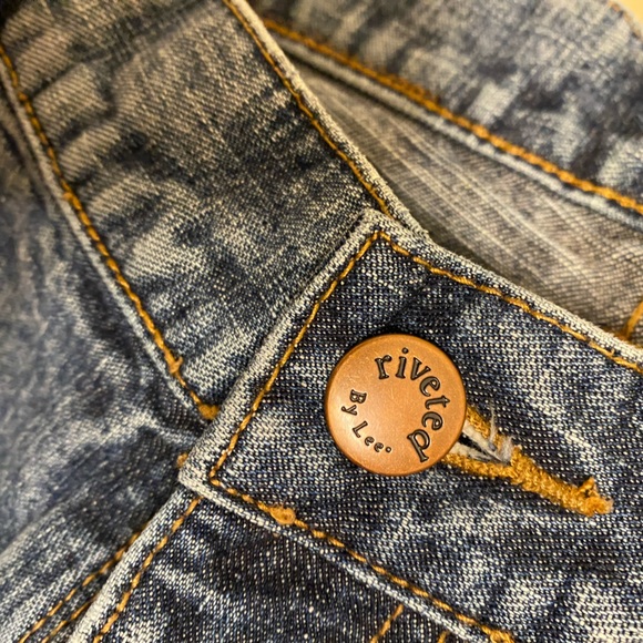 Riveted by Lee jeans, medium wash, straight, size 10L. Great condition. - Picture 3 of 3